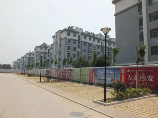 东方世纪城1室1卫东朝向700.00元/月出租