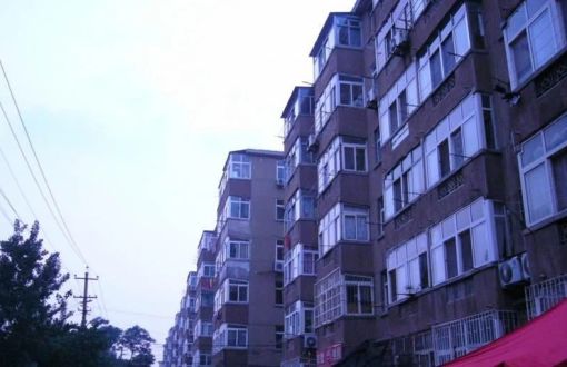 四方机厂宿舍2室1卫南朝向1550.00元/月出租