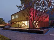 凯旋门下跃层一共两层一层142平新式装修,新装修