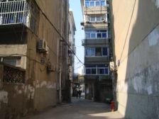 花山湾三区四楼顶小户型 随时看房