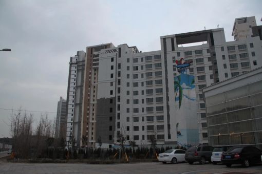 联城海岸锦城3室1厅1卫西南北朝向3200.00元/月出租