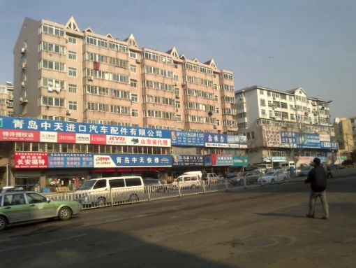重庆南路26号小区3室1厅1卫南北朝向2000.00元/月出