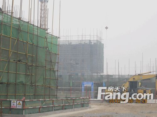 哈罗城实景图整体施工现场一角（2012.12.28）