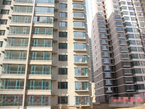 呼铁佳园2室1厅1卫南北朝向1700.00元/月出租