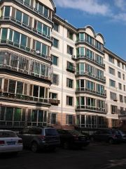 此房房本满五年,业主诚心出售,停车方便