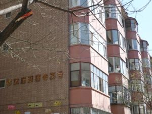 新华西街地铁口隆聚园国标3楼精装带家具生活成本低