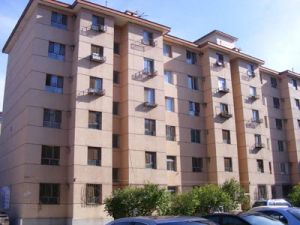 新华大街 国标户型 精装修 中间楼层 落地窗