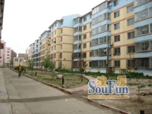 六楼 国标户型 交通便利 停车方便 青城公园 海亮