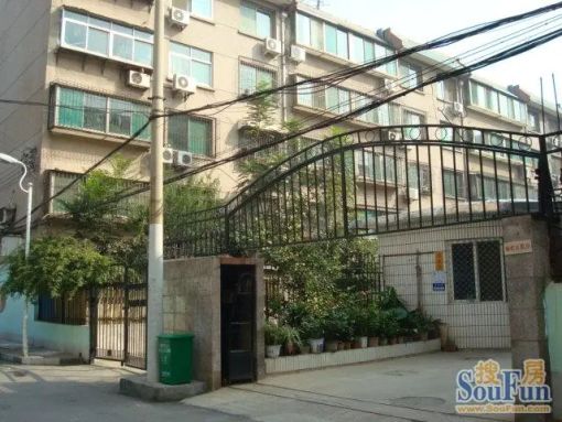 育才小区3室1卫南北朝向750.00元/月出租