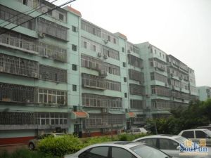 绿叶小区商品房方正三室税费少业主诚心出售