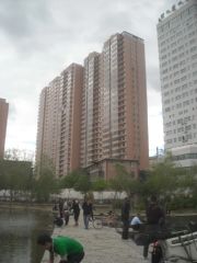 海亮商圈楼下青城公园宽巷子