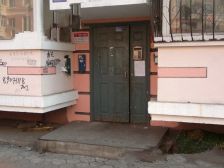 此房民生国际后身,无遮挡,格局板正,购物出行方便