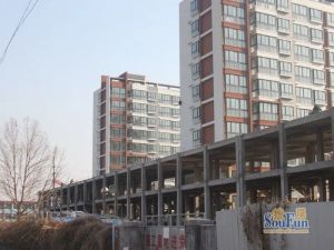 盛世名城东山4楼三室两厅两卫带附房40.9万