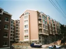 新龙家苑 5楼带阁楼上下两层,20万带草房出售。