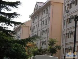 此房房本满五年唯一,交通便利,配套齐全采光好