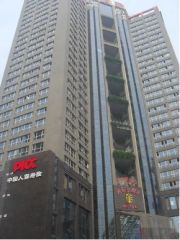 新时空大厦4室2厅南