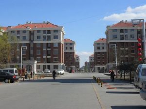 南门外片,中间楼层,有房本,可贷款