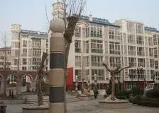 万泰尚都,歩梯四楼,三室,精装,有车库。