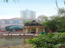 精装修大平层4居湖景房,配套完善适合改善