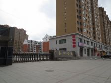 房子两室一厅.封闭小区.没有大税.室内干净