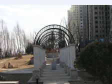 此房是中铁逸都的三居室,南北通透全明户型