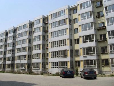 巨海城十区2室2厅1卫南北朝向2000.00元/月出租