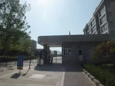 多层顶加阁带小棚 房主自住装修 诚心出售