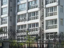 开发区阳光花园,低楼层,前面是管委花园,带40平车库