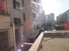 静海小区 4室2厅 南 北