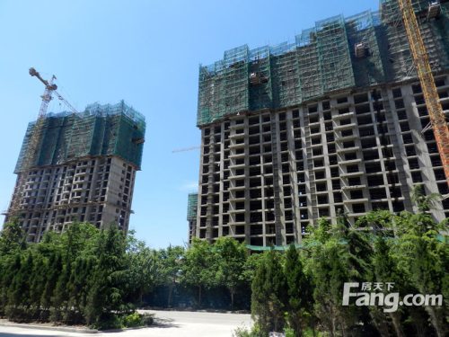 北大锦城实景图一期楼体施工实景图（2013-05-30）
