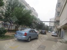 体育馆旁都市花园精装大三室!上13有固定车位