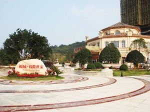 户型周正,带大露台,居住舒适,边户采光好