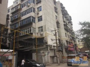 医药公司家属楼 2室1厅 南