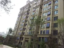 融科林语精装修 顶楼加阁楼 满2年