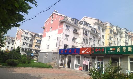 碧涛南园3室1厅1卫南北朝向2300.00元/月出租