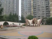 金州体育场旁边的正规三室,楼层好