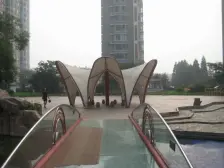 此房所在商圈配套成熟,交通、生活方便,楼层好采..