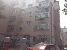 精装浅色装修 近市场 交通方便