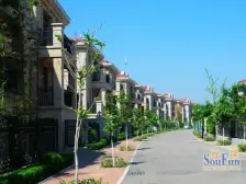 联排打头别墅 大院子 私家花园