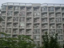 宽居三室 房款低 带家具 小区配套成熟