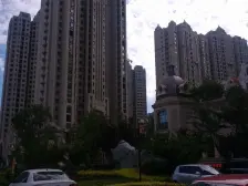 万国宫馆 房主诚心卖房 精装修 小区环境好