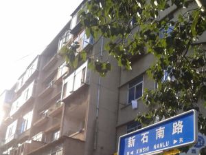 新石南路 2室1厅 南 北