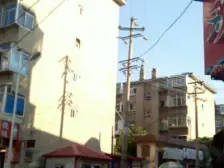 民生小区 低楼层 南北通透 采光不错 停车方便。