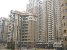 福海路旁精装小三居,装修保持very不错,交通便利