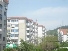 莲花小区,采光好,近车站,生活便利。