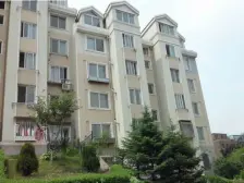 此房中间楼层,南向两室,户型方正,功能间大小适中