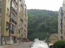 地铁口 三室 中间楼层 红旗 14 诚心出售