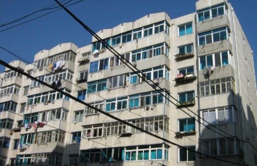 泡崖三区2室1厅1卫东南朝向2500.00元/月出租