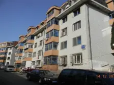 锦云南园 两室好房 下楼就是车站 中间楼层视野好