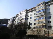 一楼能开门头 大两室 户型好 地脚好 没有坡 近车站